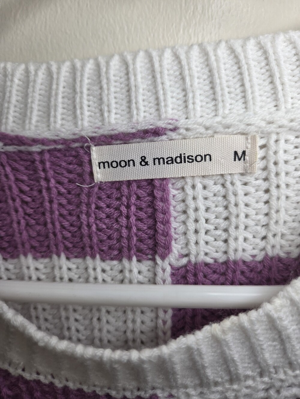 Women's Moon & Madison Purple Checkered Sweater Sz Medium - Picture 6 of 7